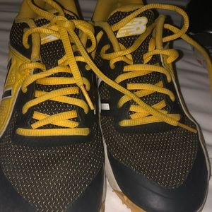 Baseball boys turf shoes size 6 kids